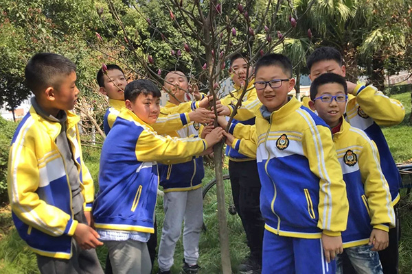 植樹節(jié) | 手栽人間三月樹, 根植母校一捧土