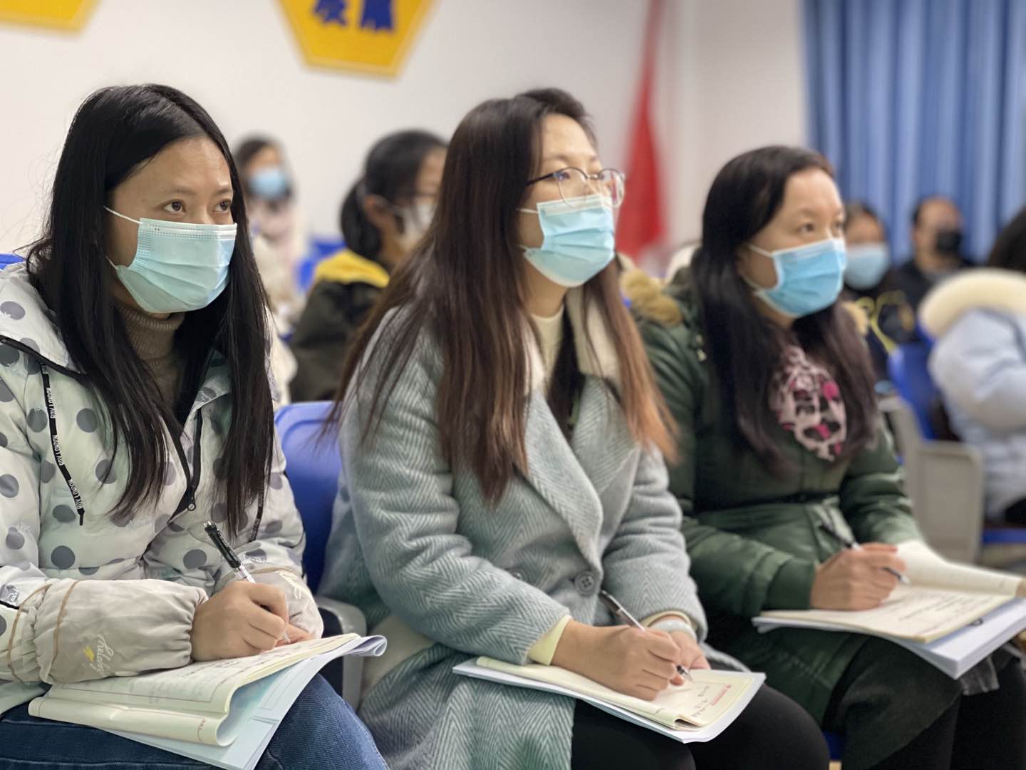 1221-204.jpg b1d701f3-698d-4b49-a577-c0d126ca6acc.jpg