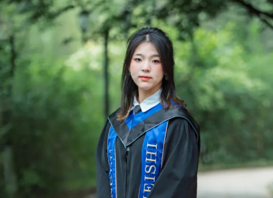 優秀學子專訪 | 選了人跡更少的一條路,因此走出了這迥異的旅途——陳藝瑄